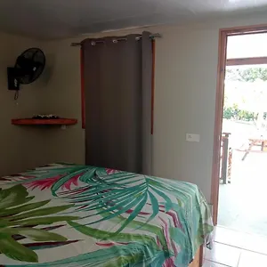 Vaiare Hotel cápsula